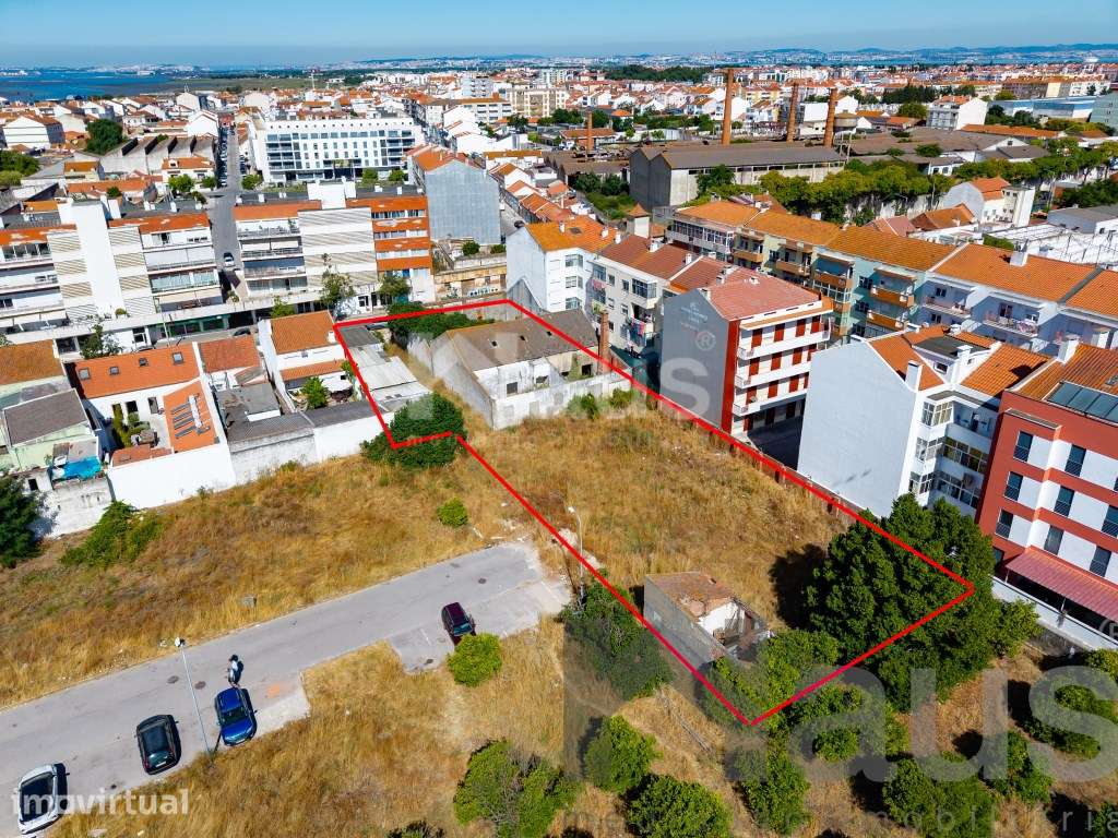 Lote para construção com 1850 m2 no centro do Montijo - Grande imagem: 3/28