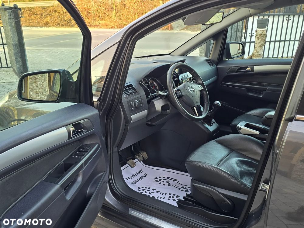 Opel Zafira 1.8 Cosmo - 22