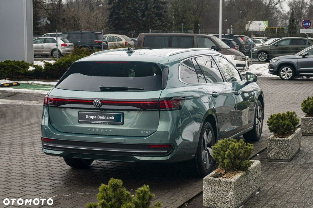 Volkswagen Passat Variant - 8
