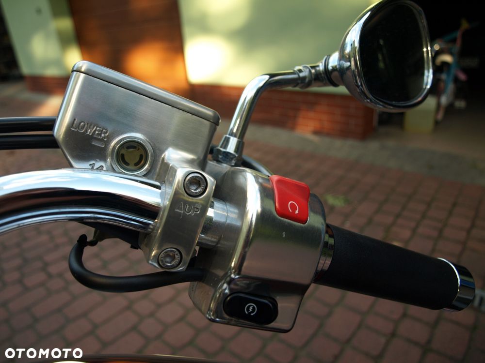Yamaha Road Star - 12