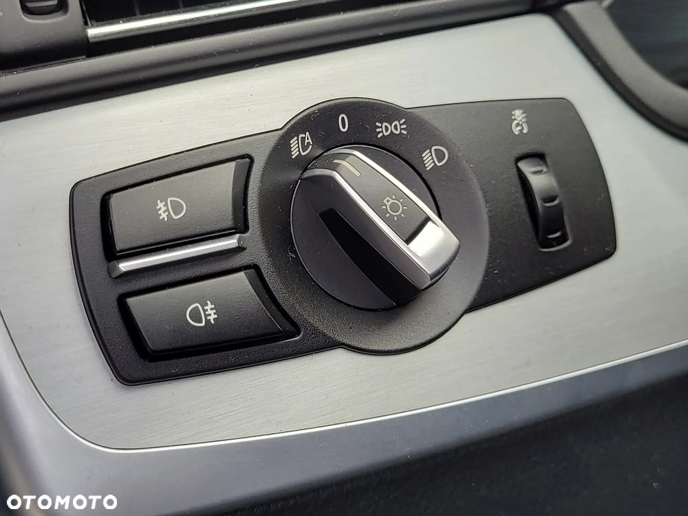 BMW Seria 5 525d - 15