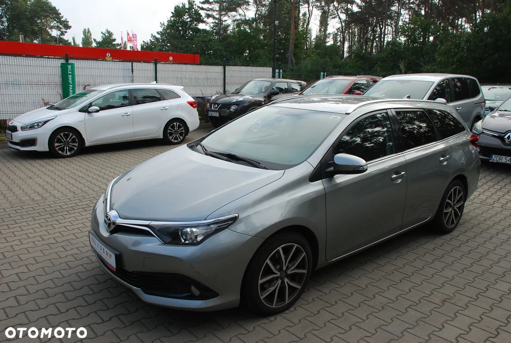 Toyota Auris 1.6 D-4D Touring Sports Edition S+ - 3