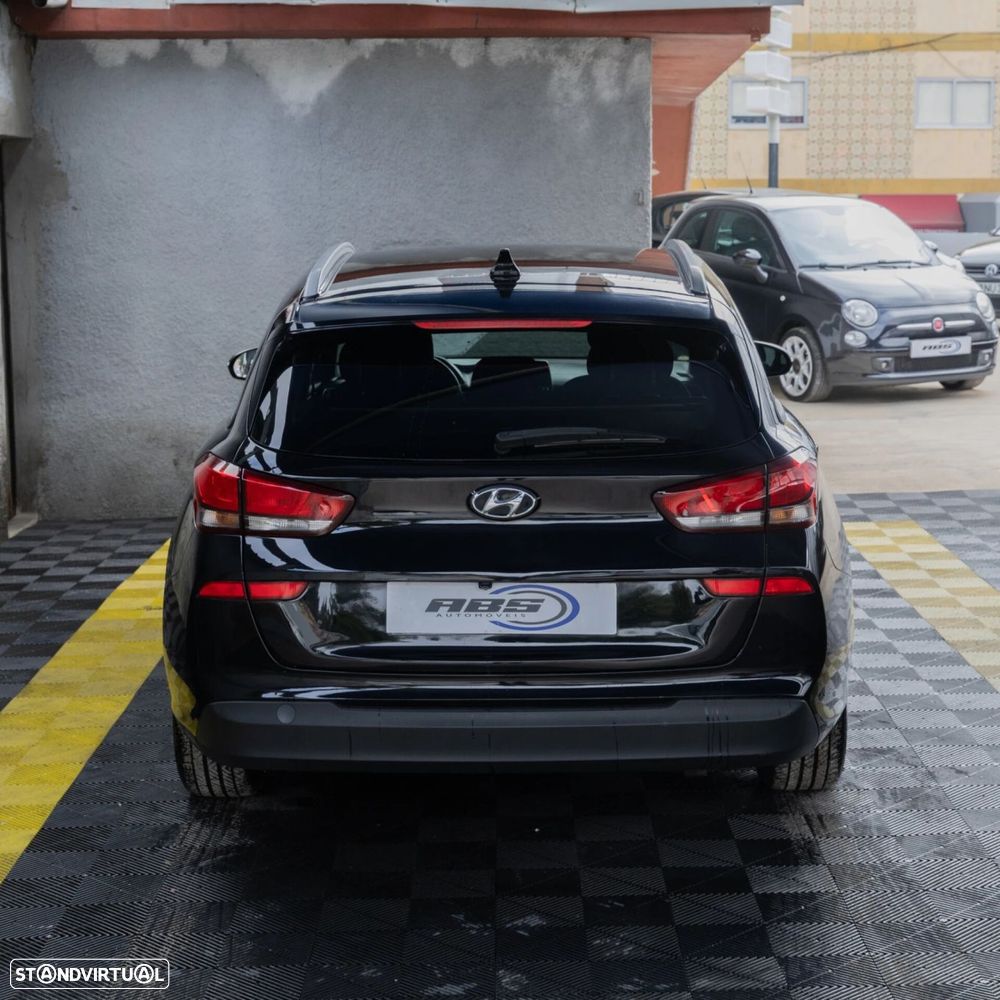 Hyundai i30 SW 1.6 CRDi Blue Comfort+Navi - 6