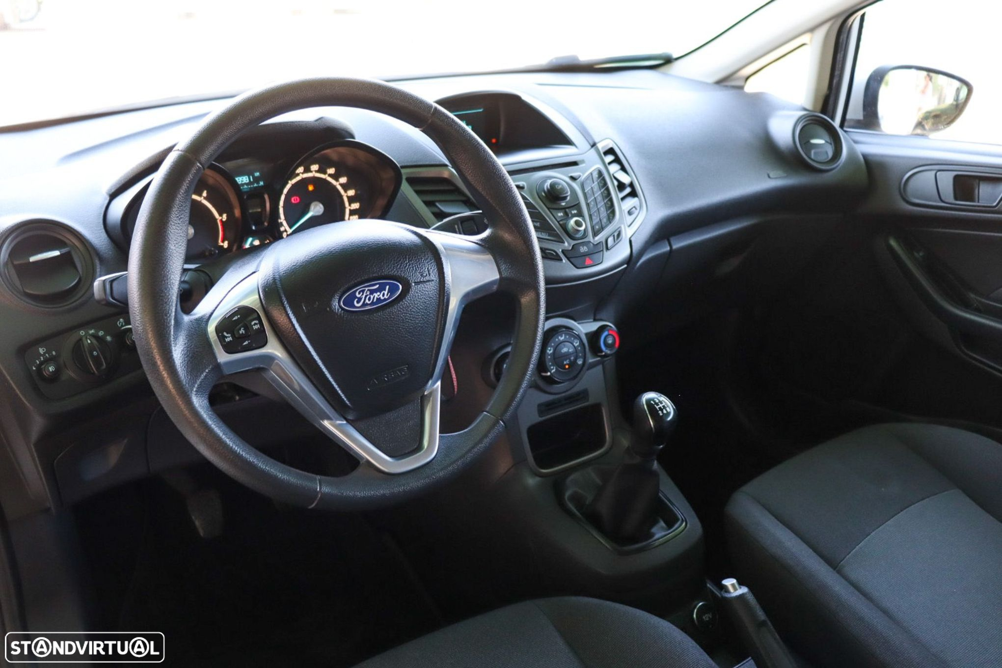 Ford Fiesta 1.5 TDCI VAN (IVA Dedutivel) - 11