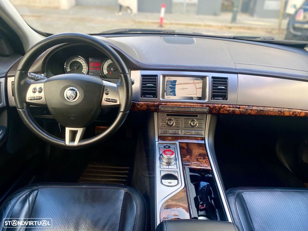 Jaguar XF 2.7 D V6 Premium Luxury - 15