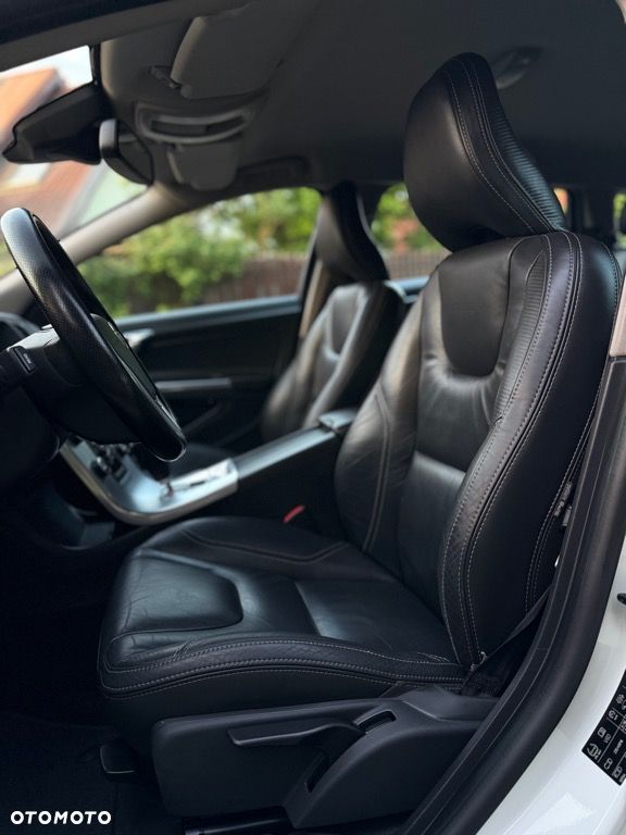 Volvo V60 T4 Geartronic Powershift RDesign - 26