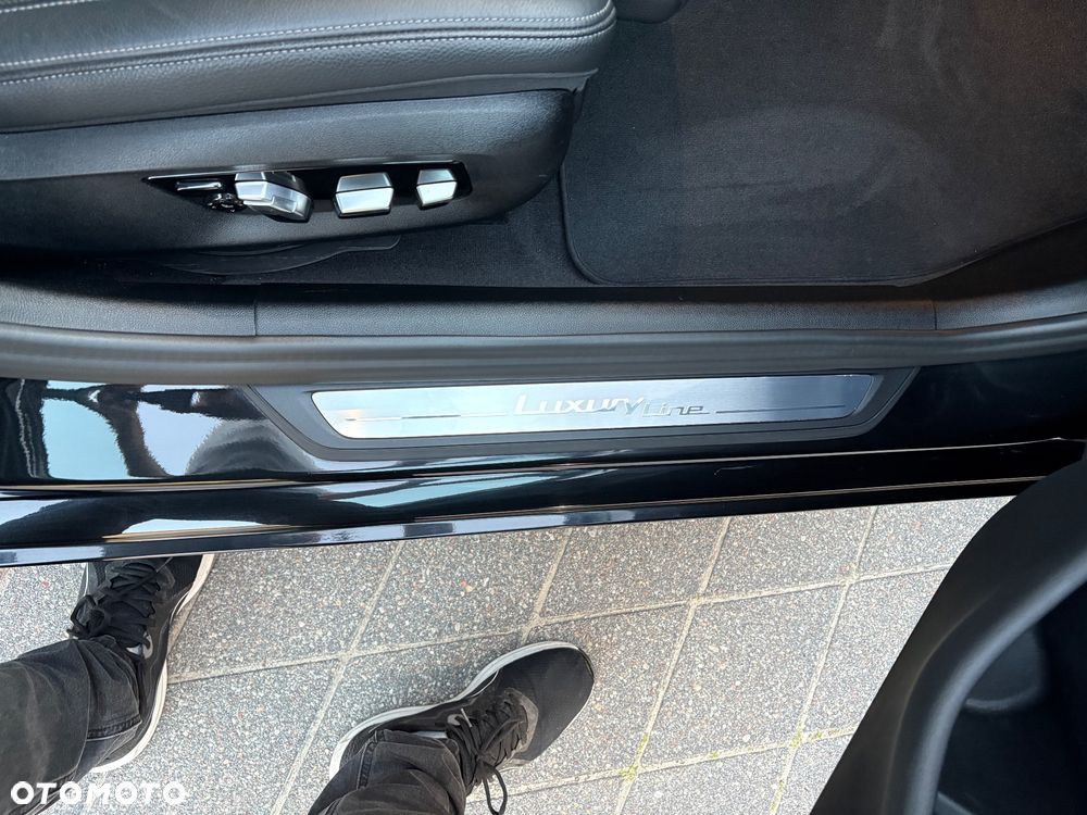 BMW Seria 5 540i xDrive Touring Luxury Line - 30