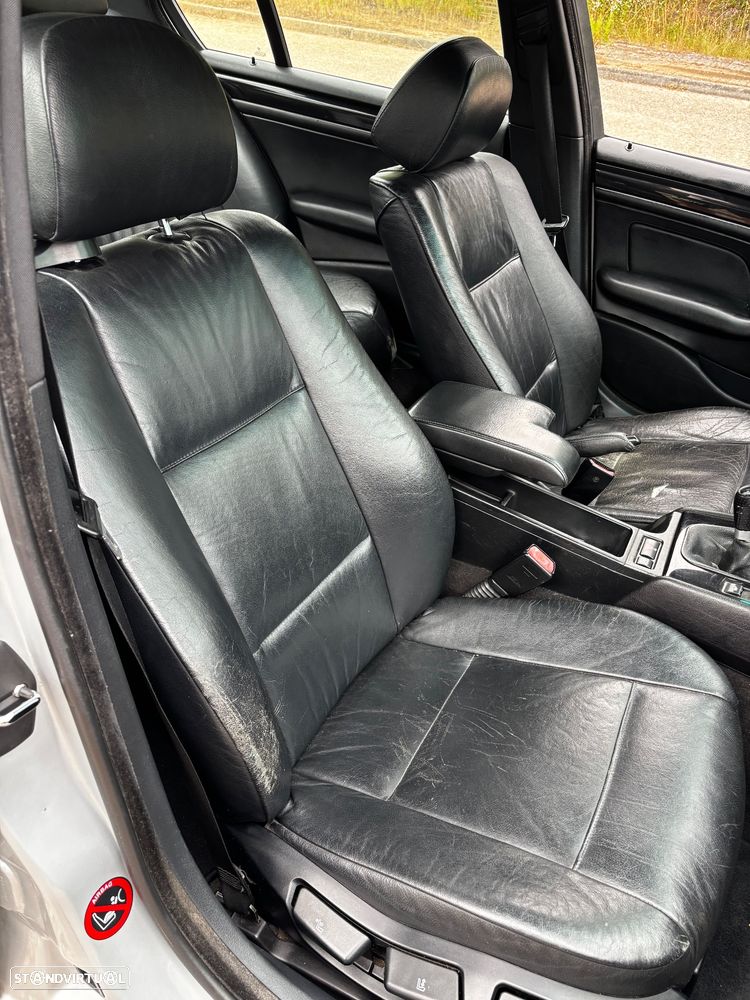 BMW 320 d Séc.XXI - 8