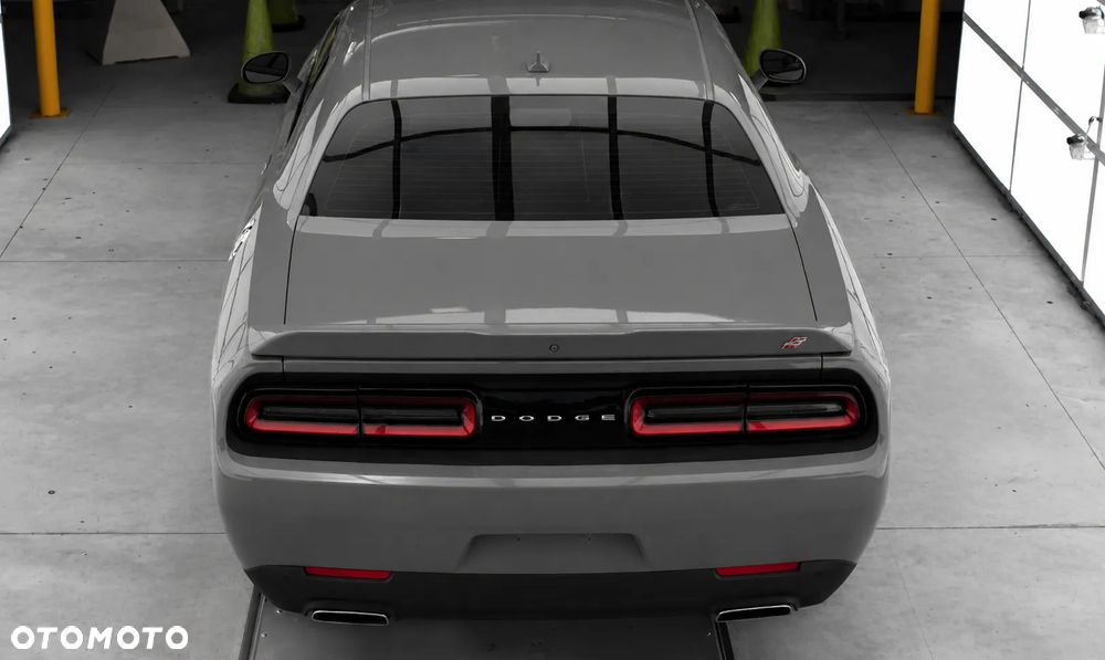 Dodge Challenger - 7