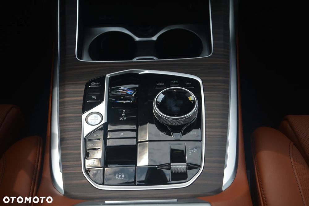BMW X7 - 23