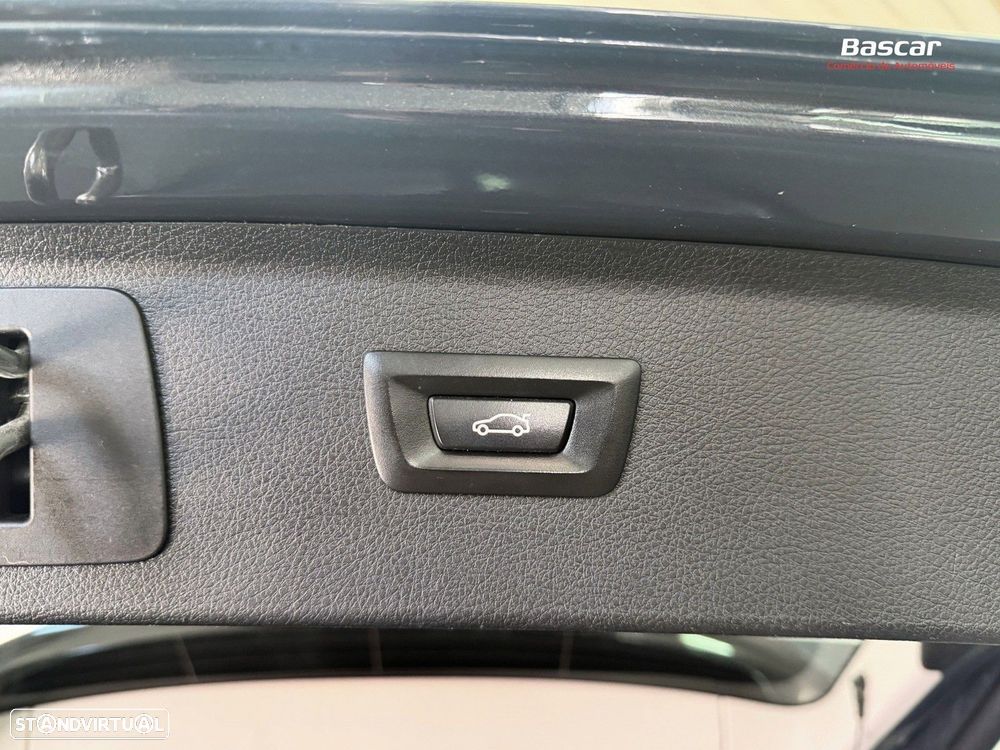BMW 218 Active Tourer d Line Luxury Auto - 10