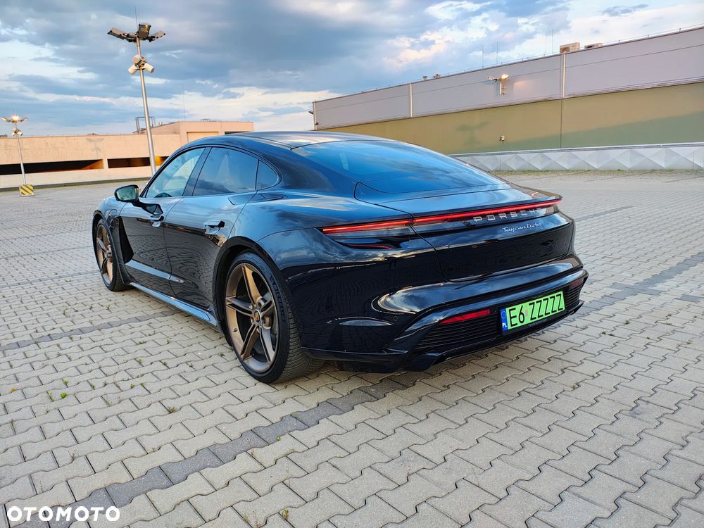 Porsche Taycan Turbo - 6