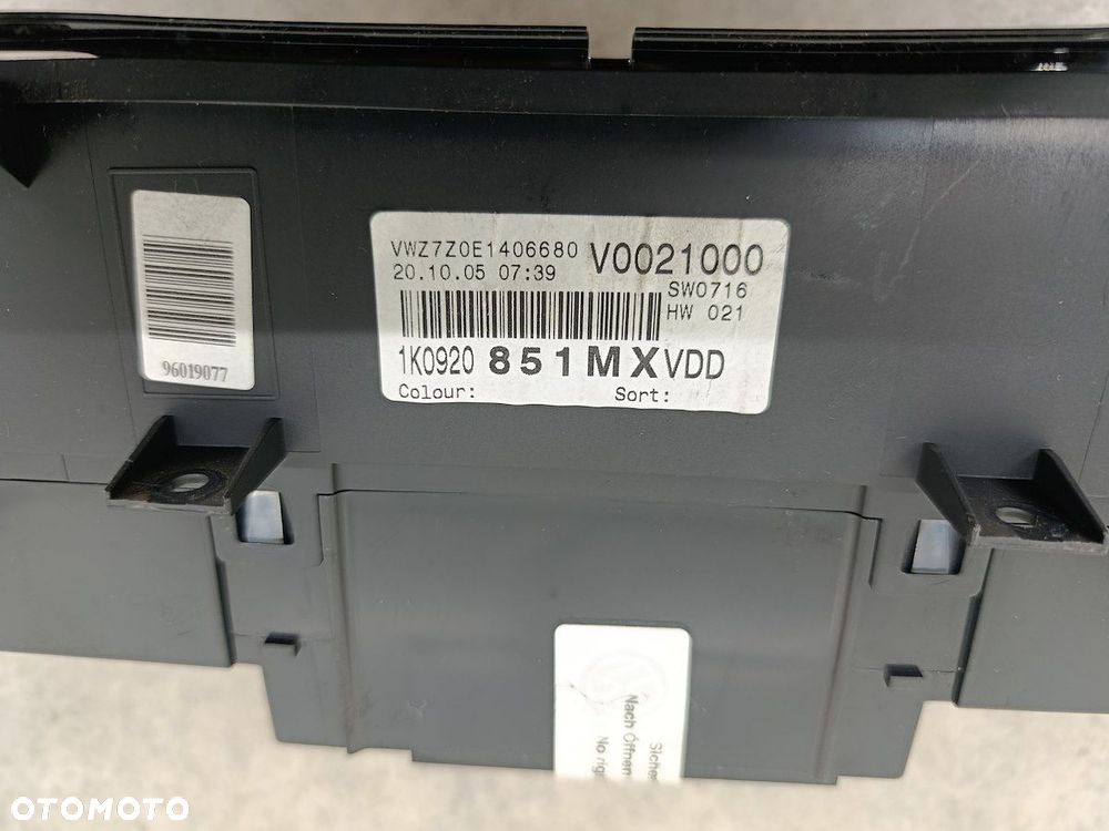 LICZNIK VW GOLF V 1K0920851MX  V0021000 1.4 16V - 1