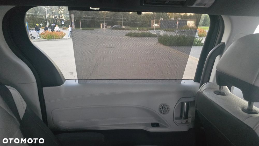 Toyota Sienna - 26