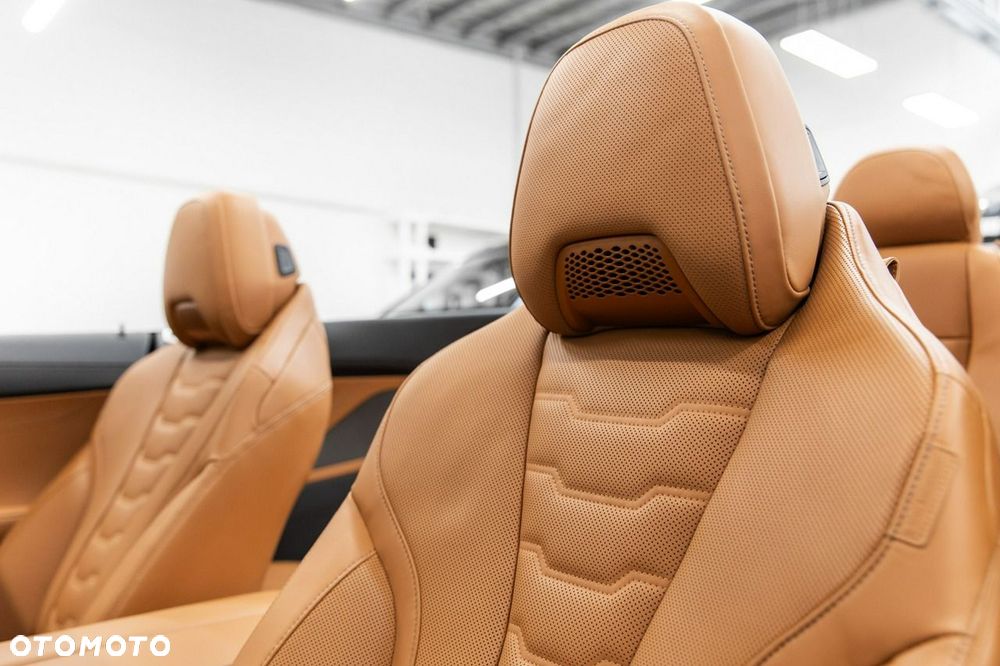 BMW Seria 8 840i - 34