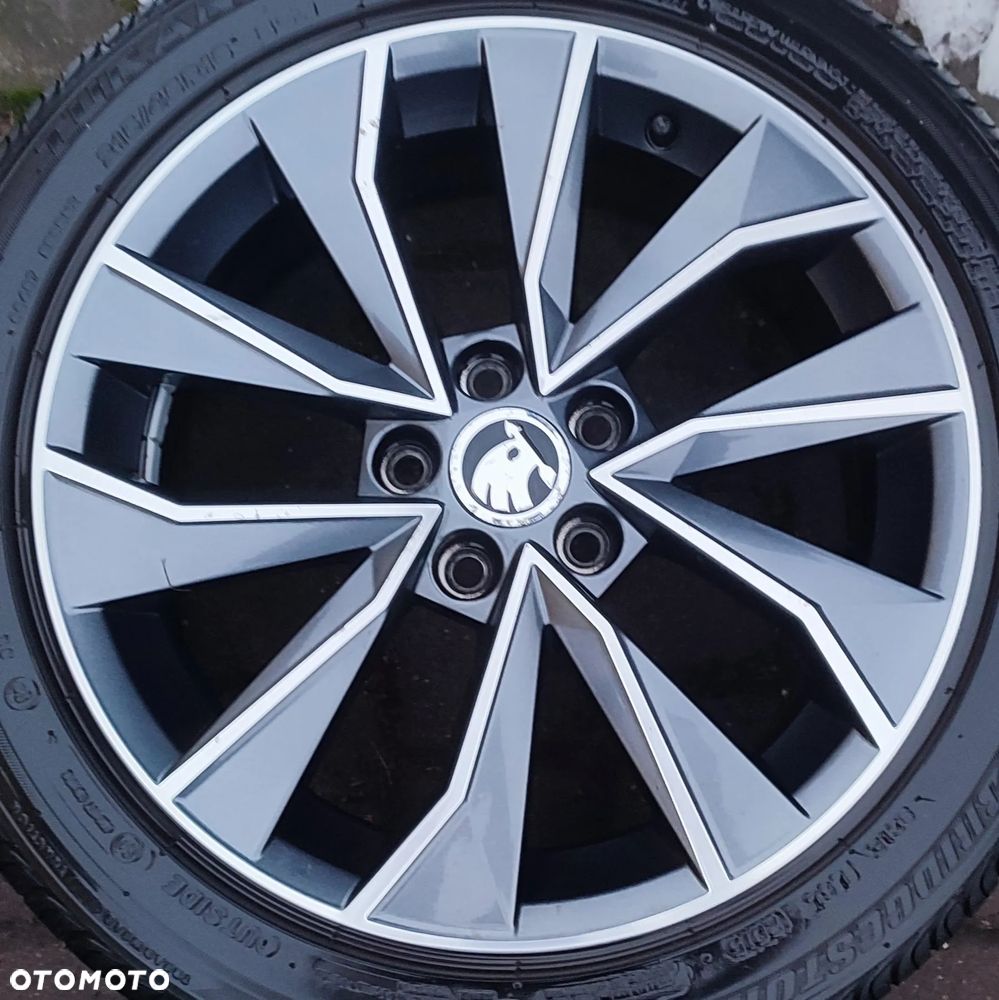 Felgi Aluminiowe Oryg. Skoda Fabia Rapid 16 cali 5x100 7Jx16 Et46 Ø57,1mm Ładne - 5