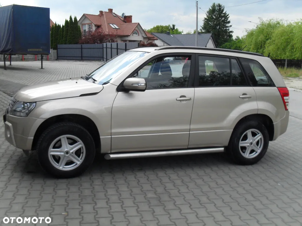 Suzuki Grand Vitara 2.0 - 11