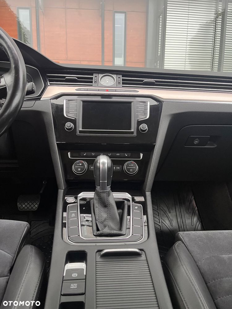 Volkswagen Passat - 26
