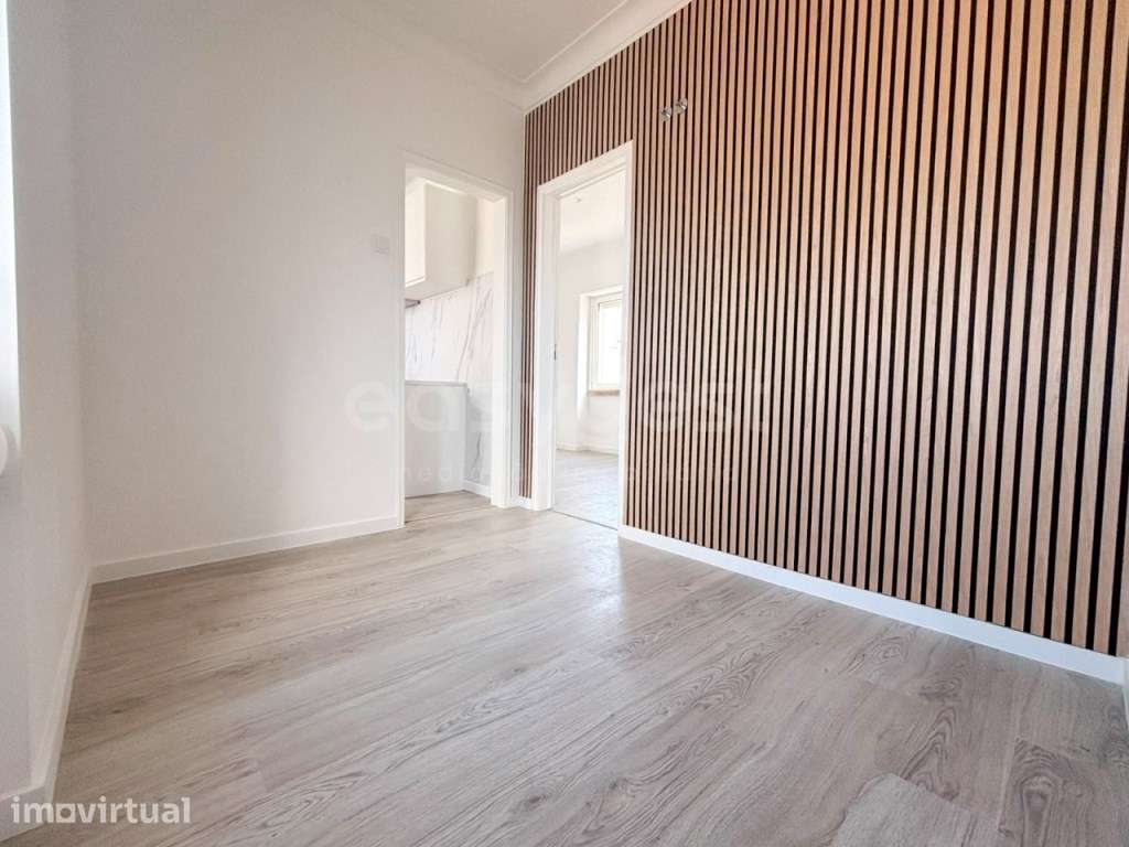 Apartamento remodelado T2 com 2WC e vista mar - Grande imagem: 3/24