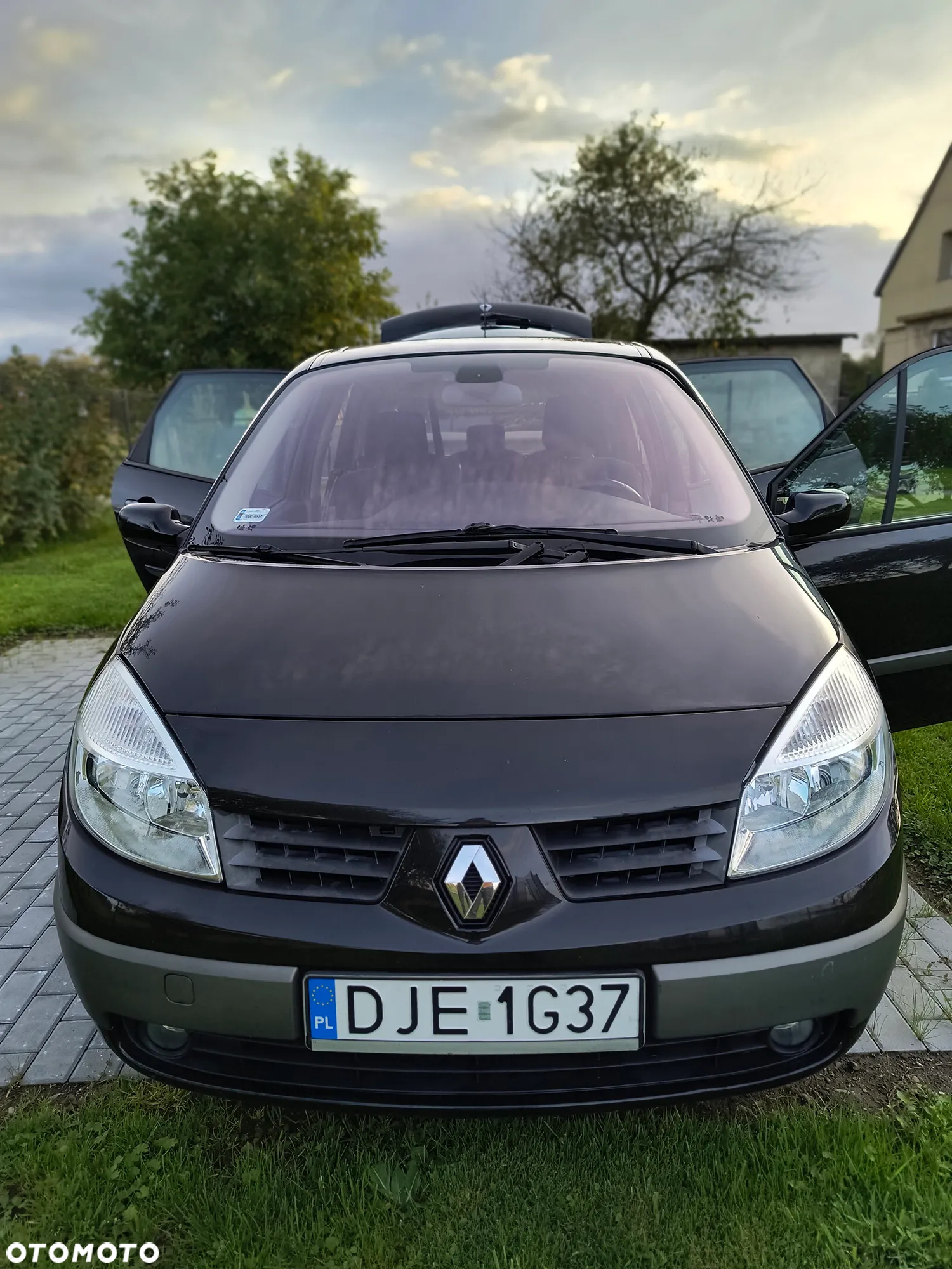 Renault Scenic 2.0 16V Avantage - 11