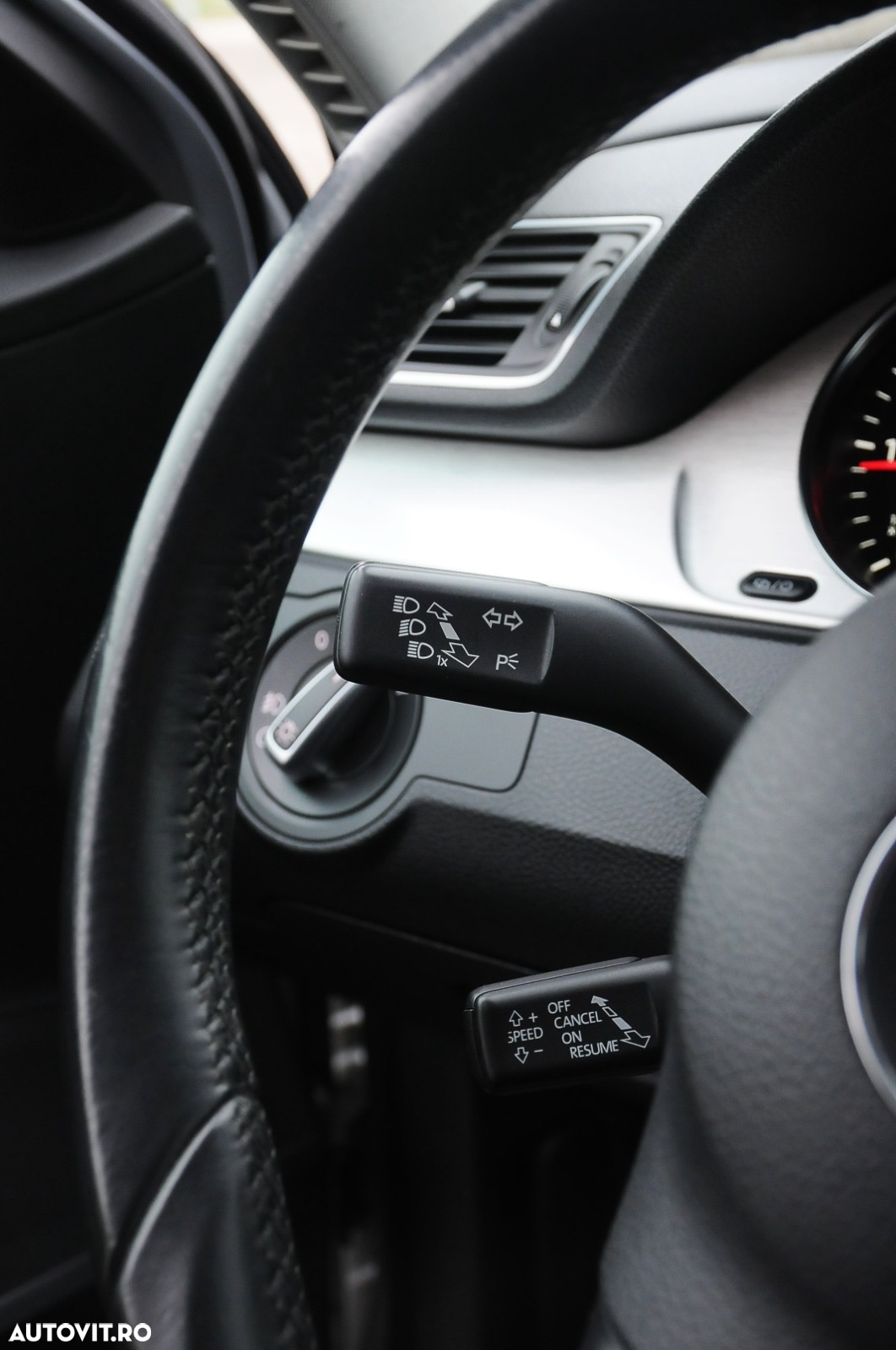 Volkswagen Passat - 12