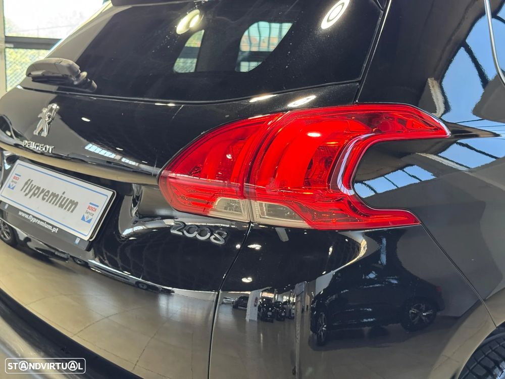 Peugeot 2008 1.2 PureTech Allure - 8