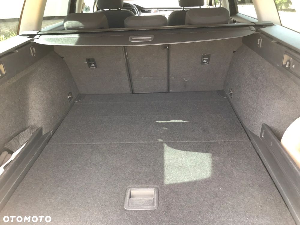 Volkswagen Passat 2.0 TDI SCR Comfortline - 6