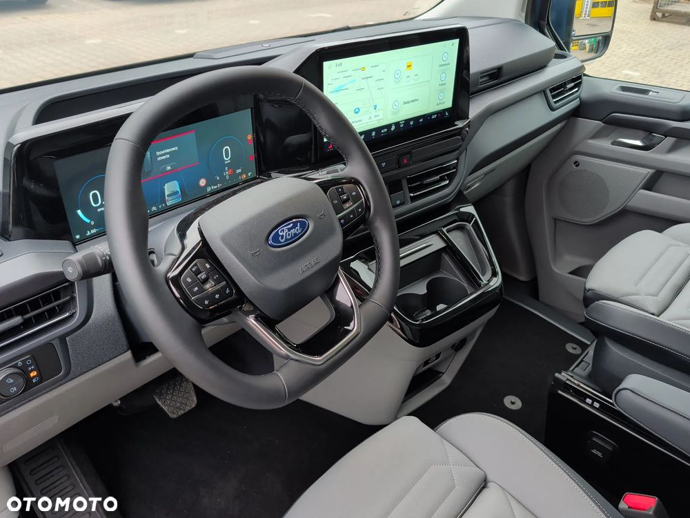 Ford Tourneo Custom - 9