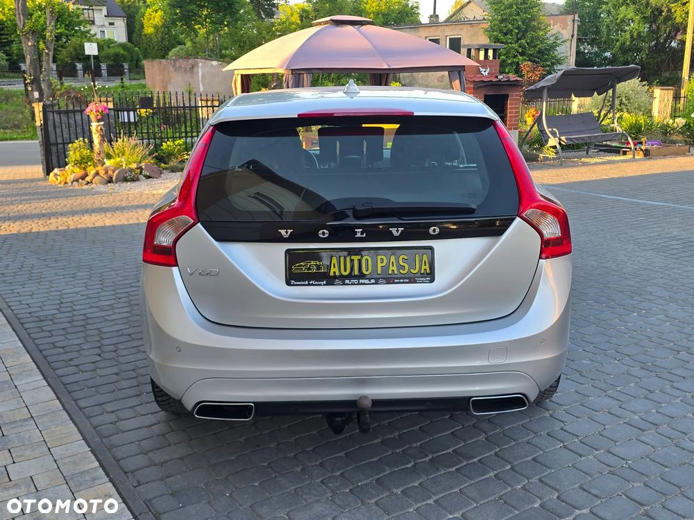 Volvo V60 D4 Momentum - 11
