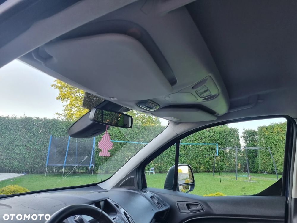 Ford Tourneo Connect Grand - 11