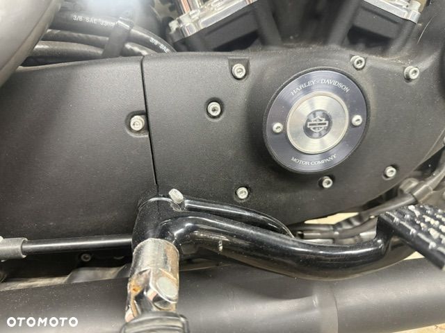 Harley-Davidson Sportster Iron 883 - 10