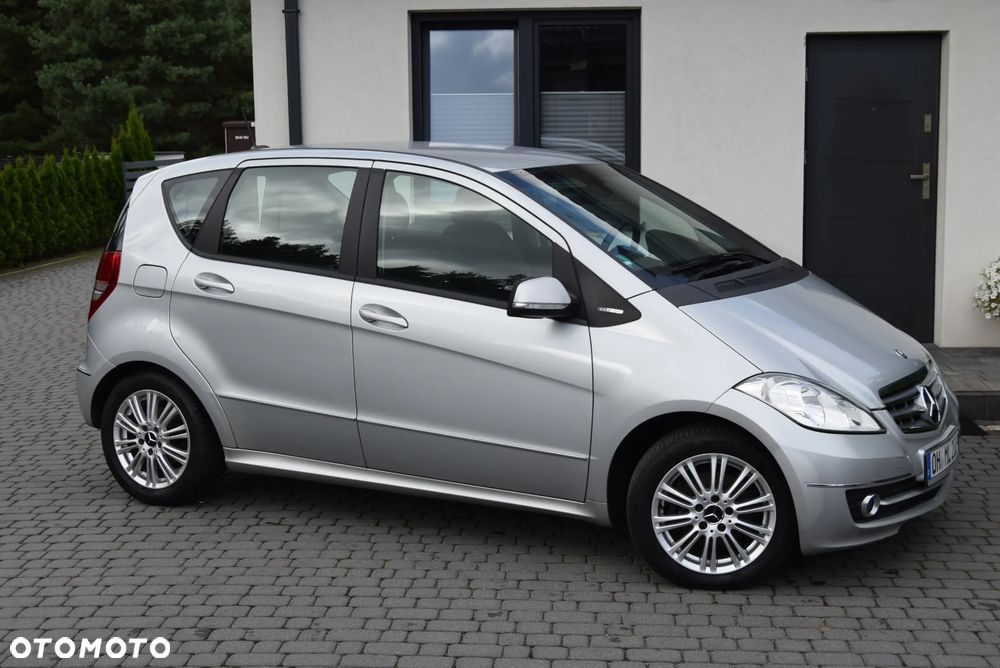 Mercedes-Benz Klasa A 160 BlueEFFICIENCY Elegance Special Edition - 4