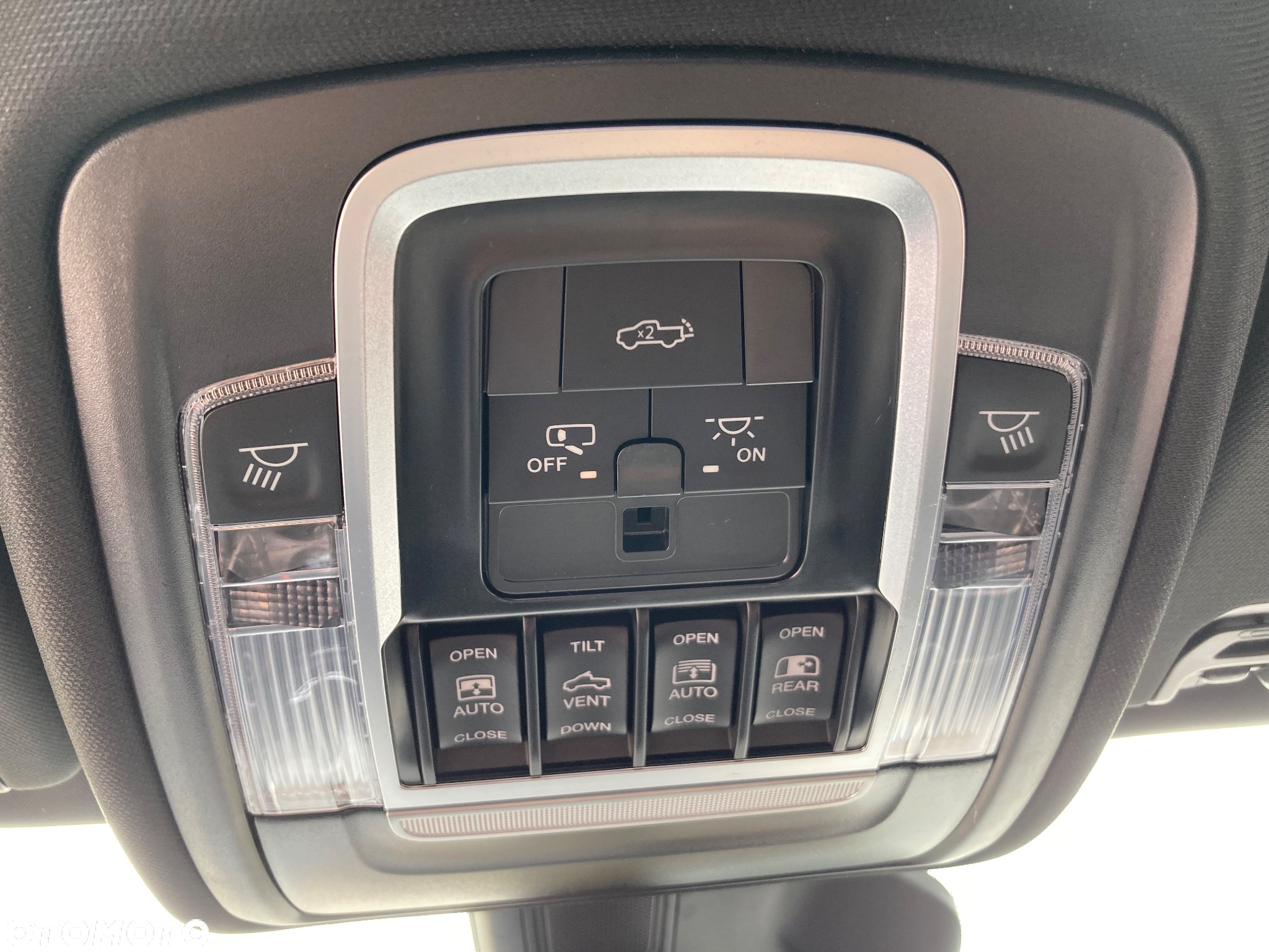 Dodge RAM 1500 5.7 4x4 - 35