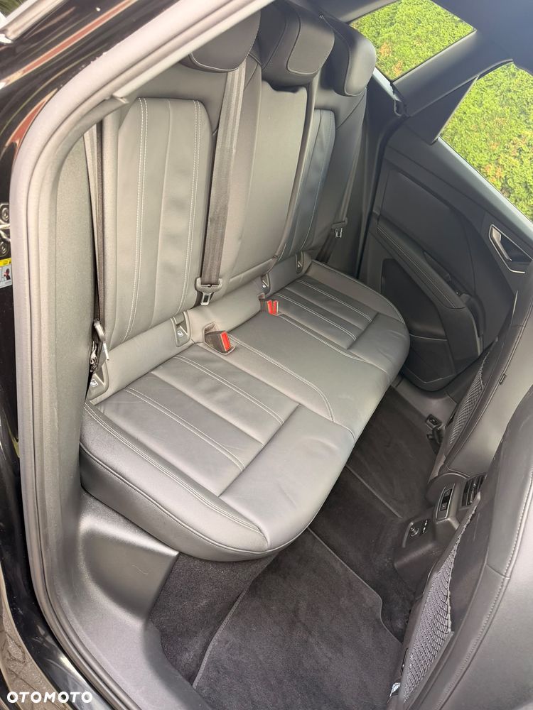 Audi Q4 e-tron 45 quattro - 14