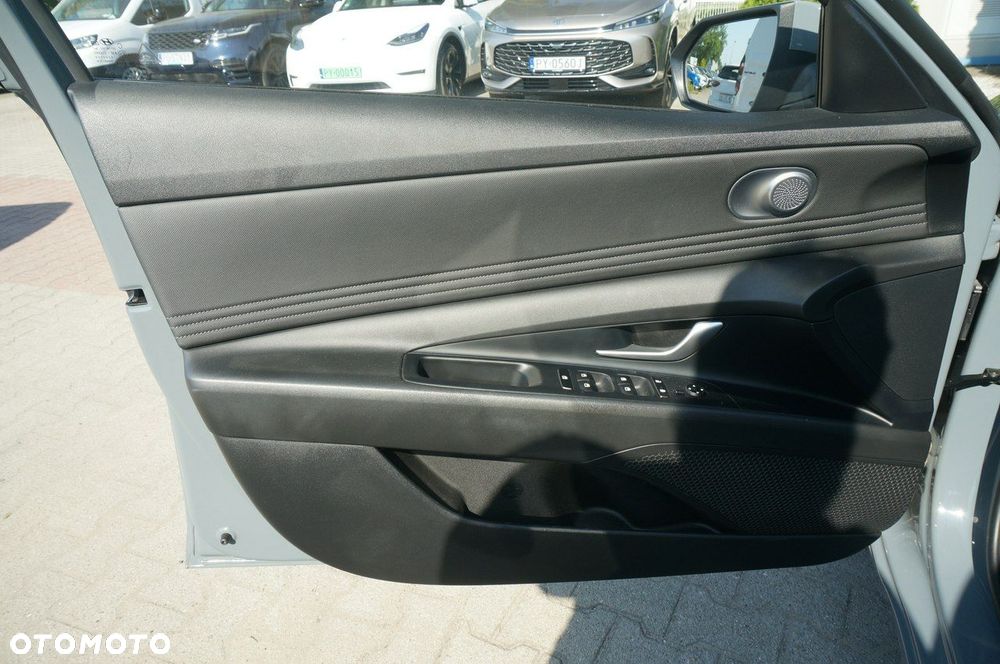 Hyundai Elantra - 18