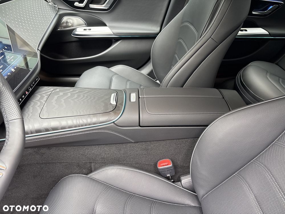 Mercedes-Benz Klasa E 300 de PHEV 4-Matic AMG 9G-Tronic - 19