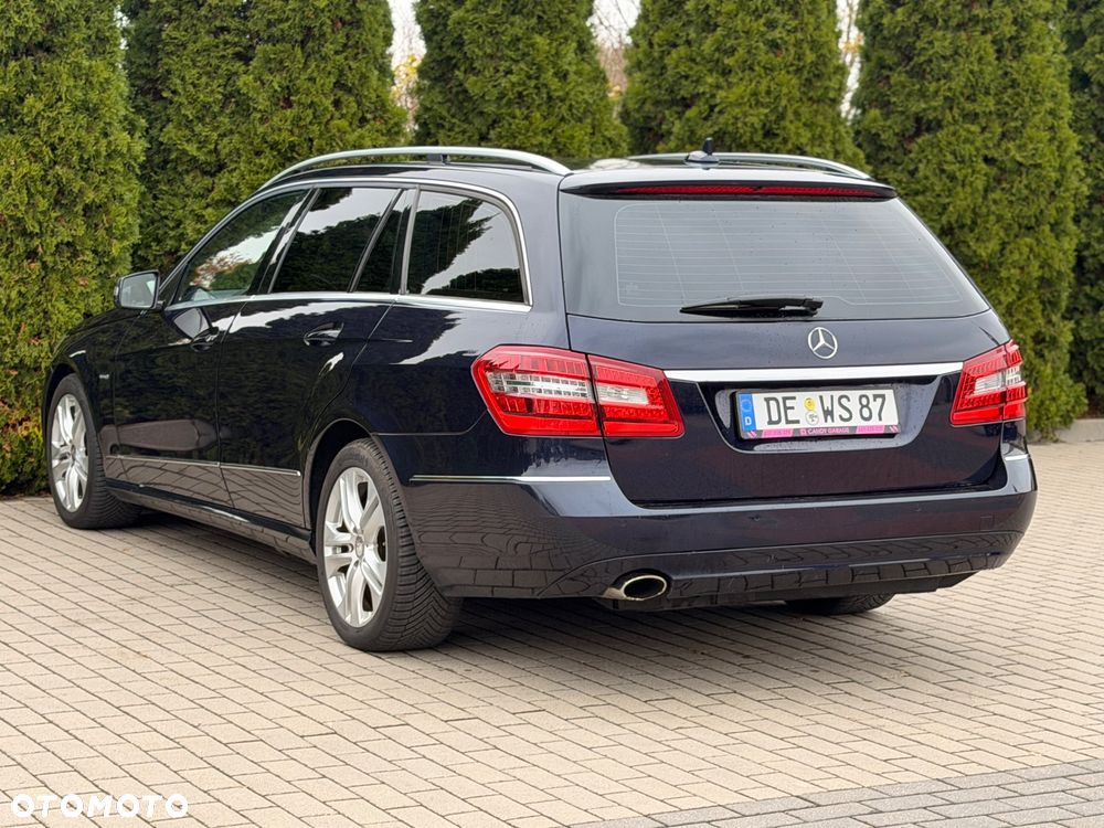 Mercedes-Benz Klasa E ver-200-cgi-blueefficiency-avantgarde - 17