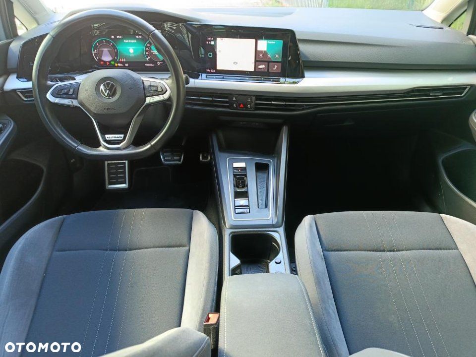 Volkswagen Golf - 10