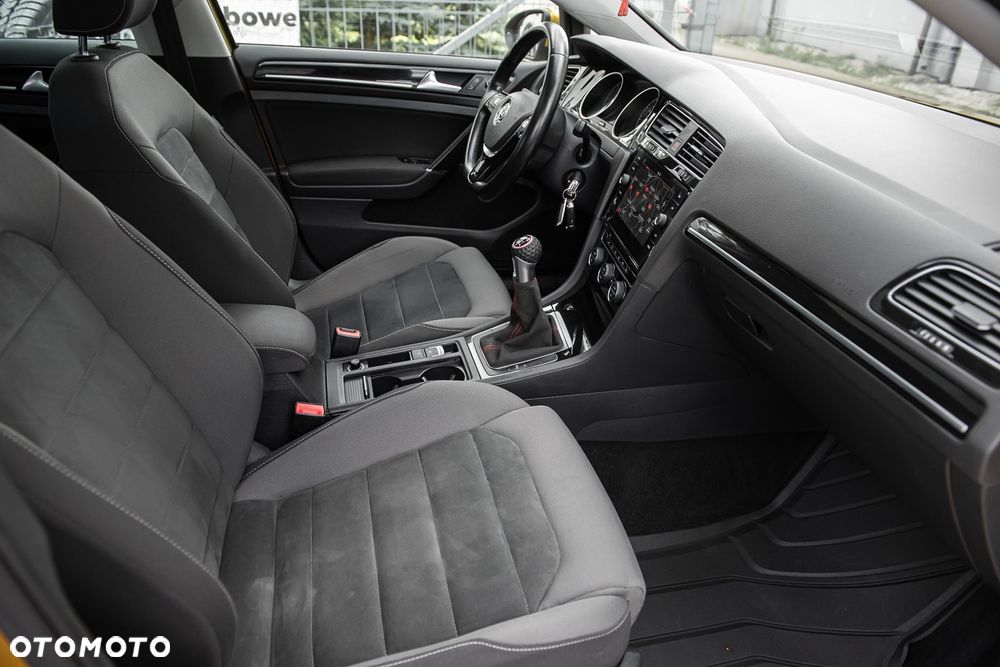 Volkswagen Golf 2.0 TDI BlueMotion Technology Edition - 29