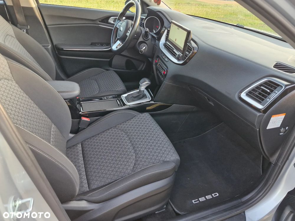 Kia Ceed 1.6 CRDi Eco-Dynamics+(48V Mild-Hybr.) DCT7 Vision - 24