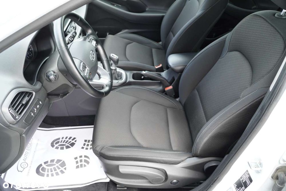 Hyundai i30 1.0 T-GDI Intro Edition - 11