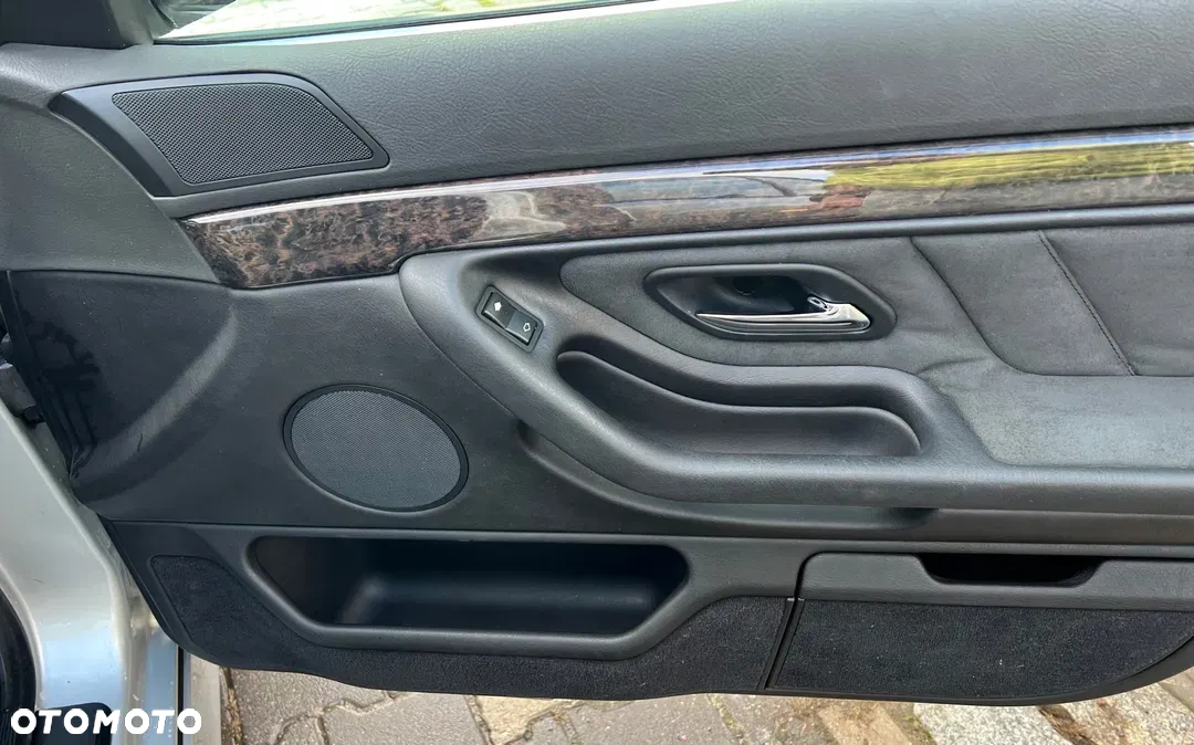 BMW Seria 7 735i L - 23