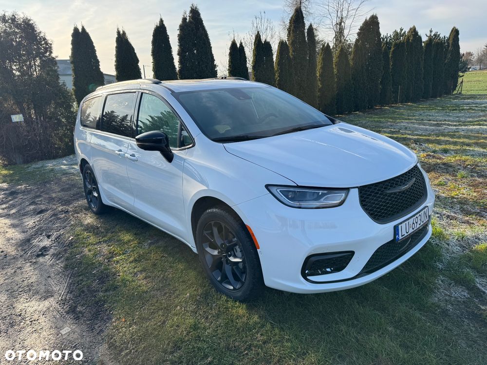 Chrysler Pacifica - 2