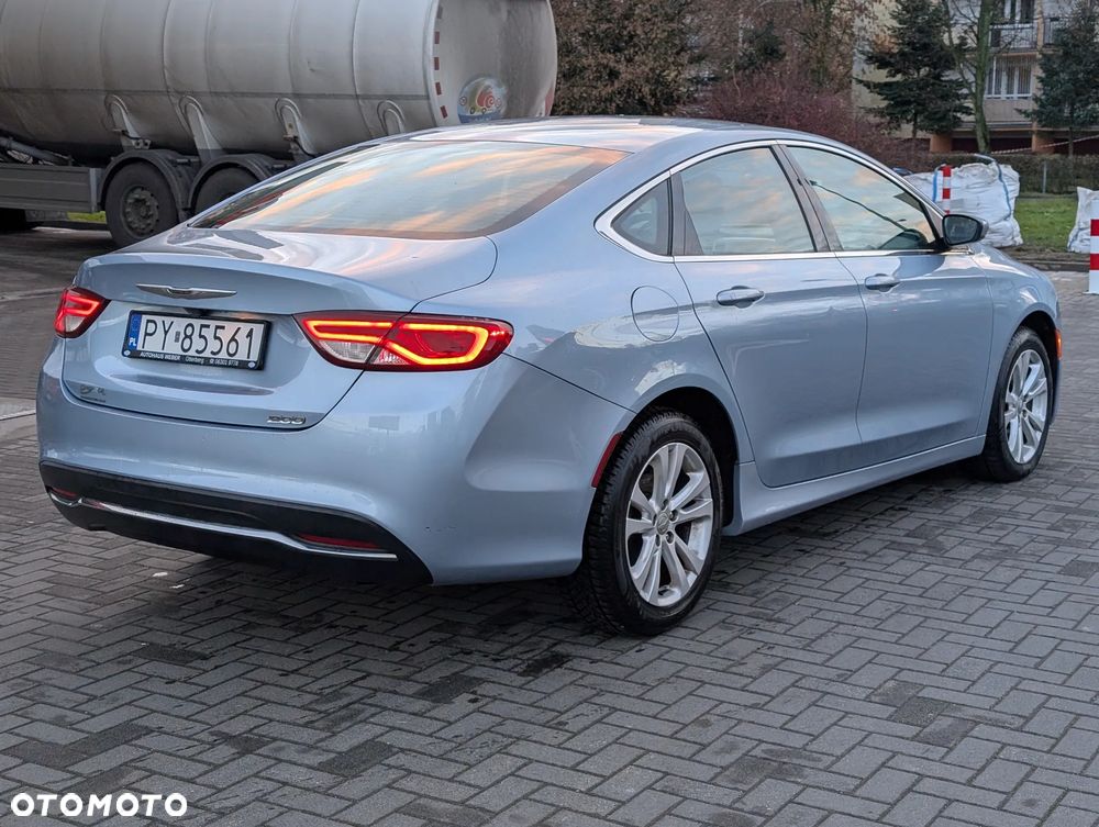 Chrysler 200 - 6