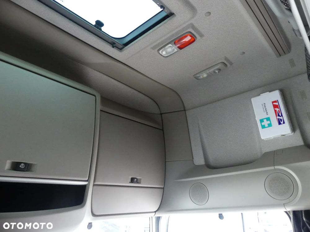 DAF XF 106.460 / LOW DECK /  AUTOMAT / SUPER SPACE CAB / - 32