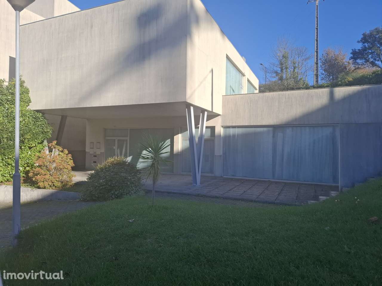 Conjunto de 3 lojas Azurem Guimarães - Grande imagem: 4/8