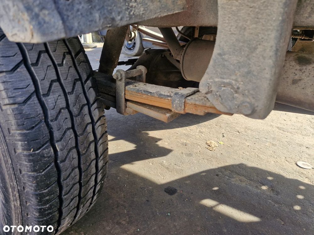 Kia CERES : Kia CERE pojazd na części: maska, zderzak, drzwi, szyby, lusterka, chłodnica.... - 20