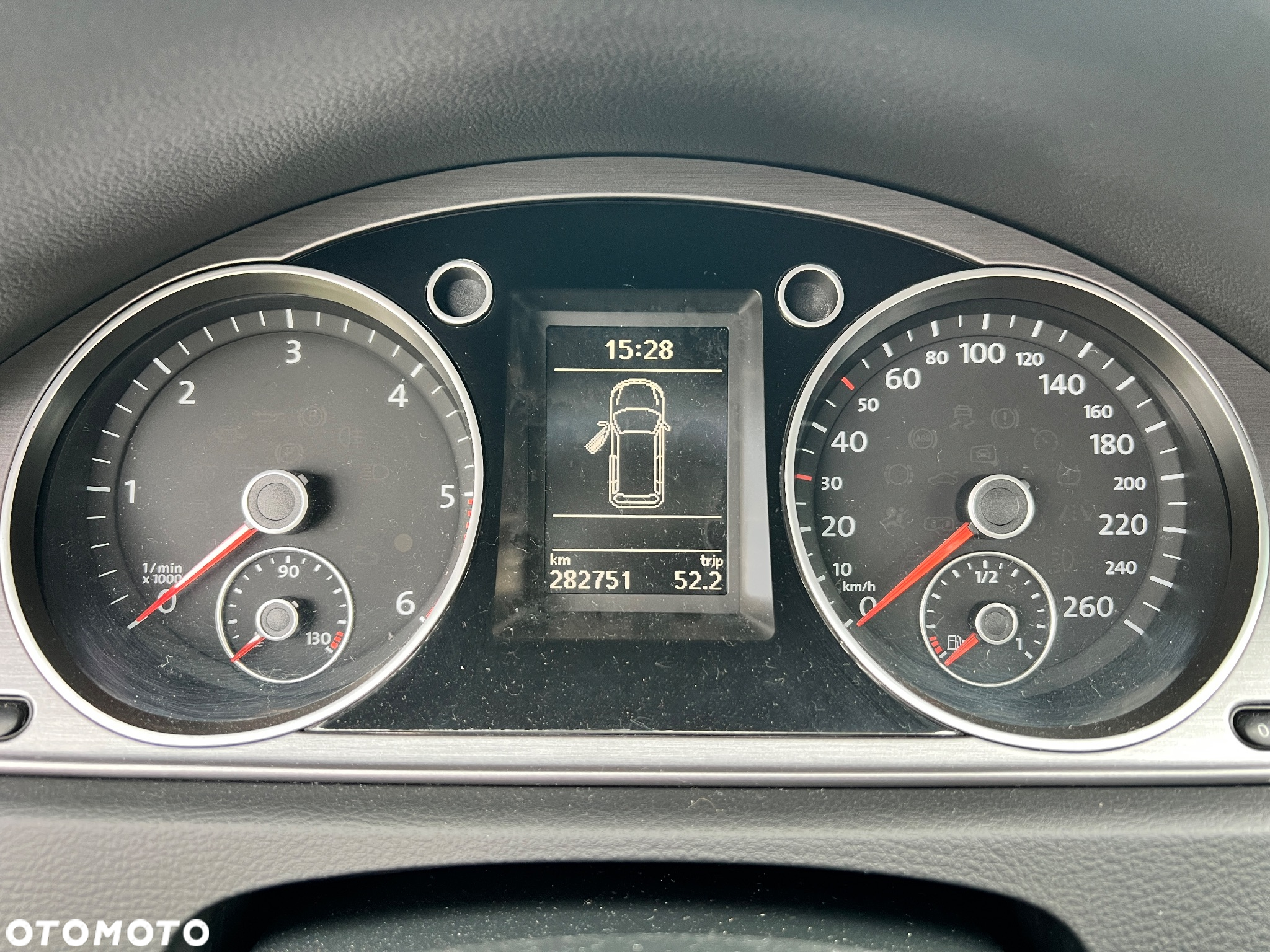 Volkswagen Passat Variant 2.0 TDI 4Motion DSG BlueMotion Tech Business Edition - 24