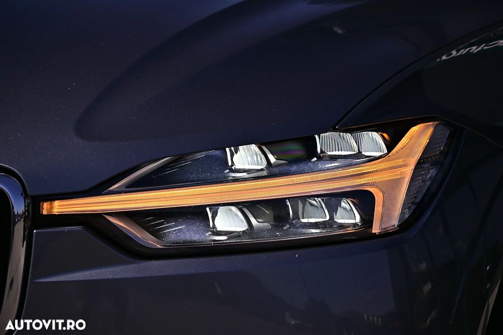 Volvo XC 60 D5 AWD Geartronic Inscription - 28