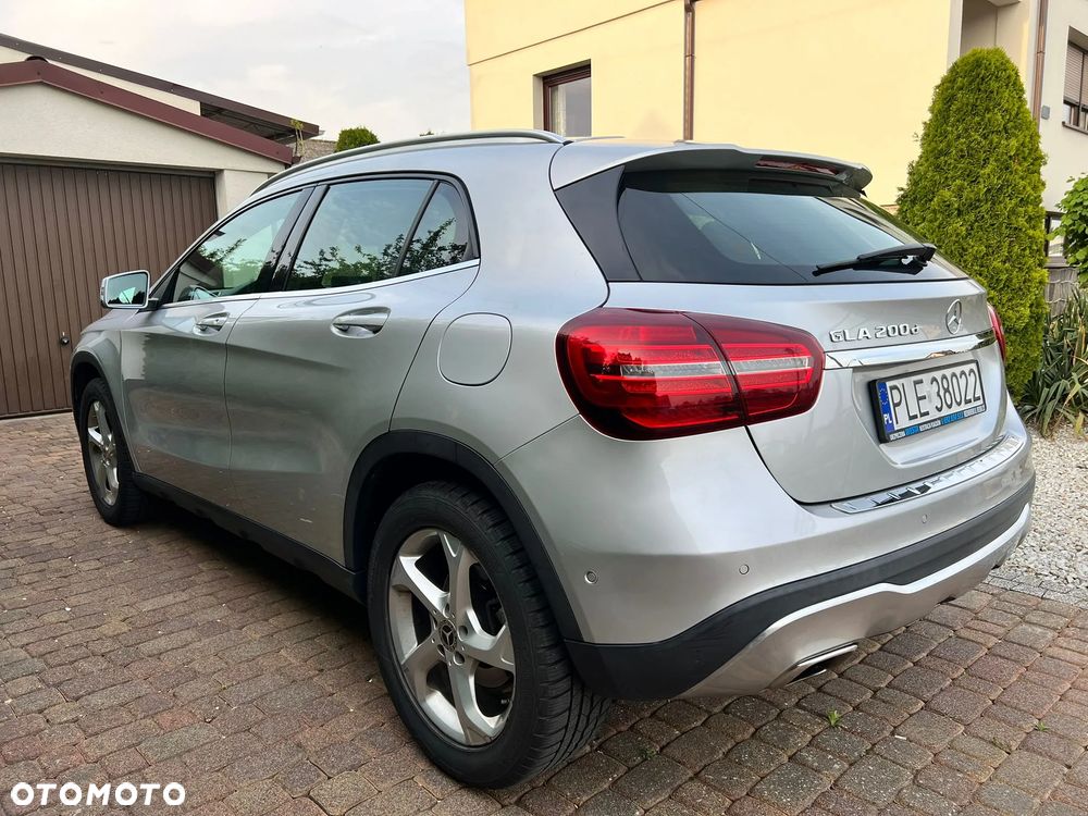 Mercedes-Benz GLA 200 d 7G-DCT AMG Line - 9